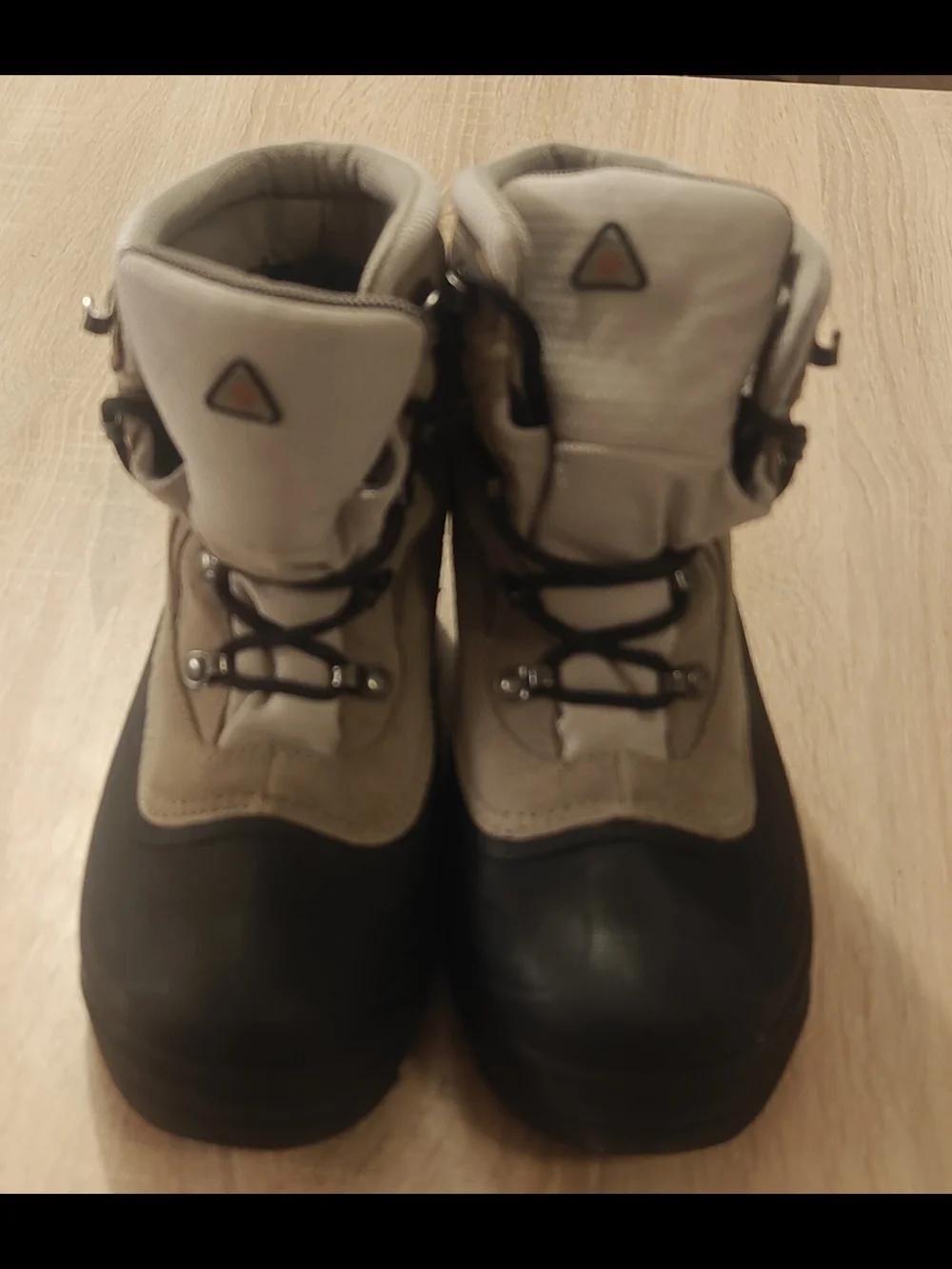 Columbia Boots Women’s 7.5 Water Resistant Thermolite Hiking Ankle